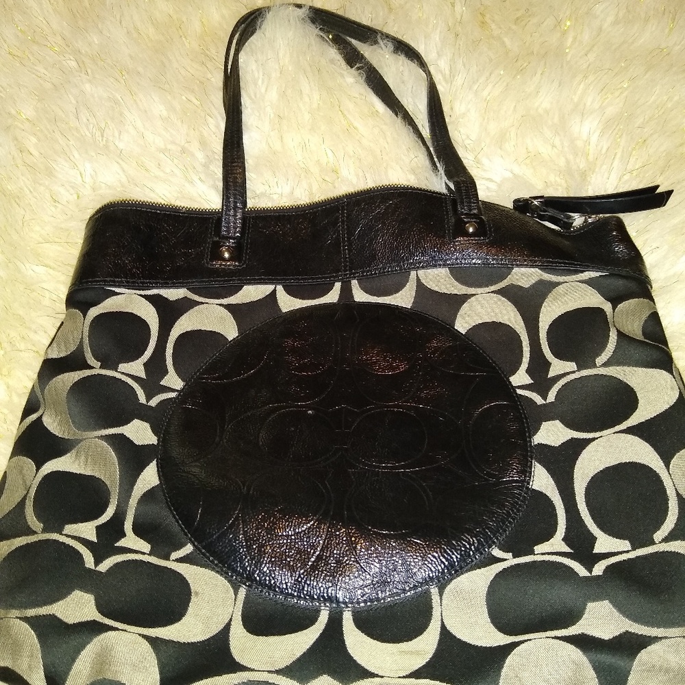 Purse - Picture 1 of 2